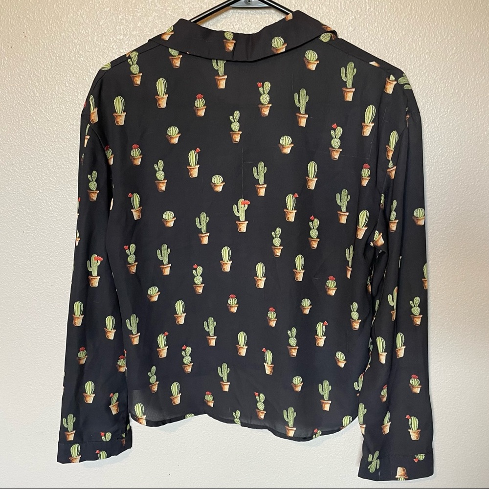 Cactus Print Button Down Top - Picture 6 of 11